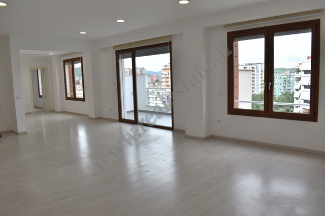 Office space for rent on Gjergj Fishta Boulevard, Tirana.
Includes half of the 8th floor of a newly